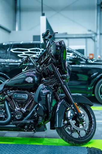 Lackpolitur bei Schimmerfaktor