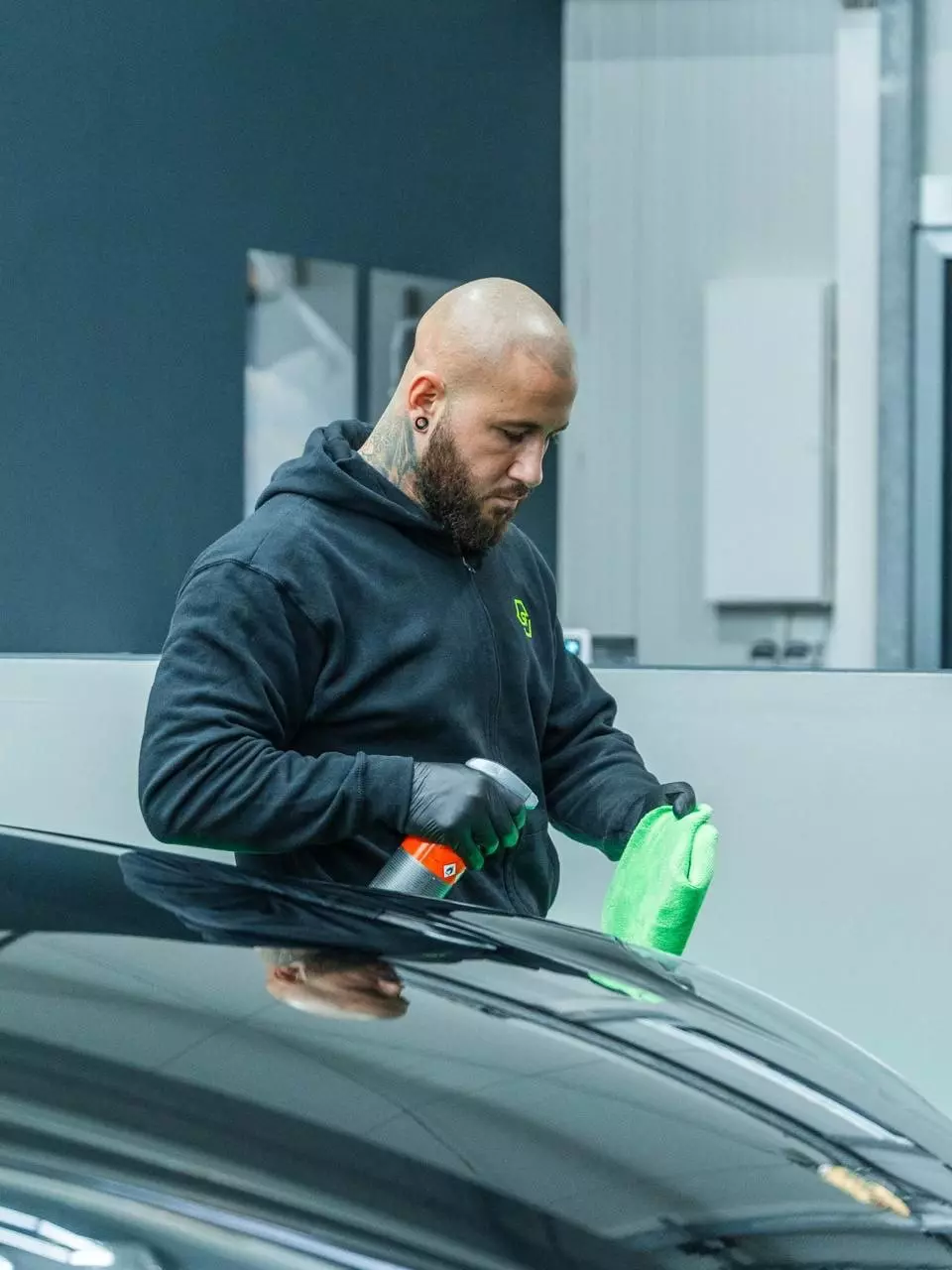 Ali Bo-Hamdan in der Werkstatt in Marschacht