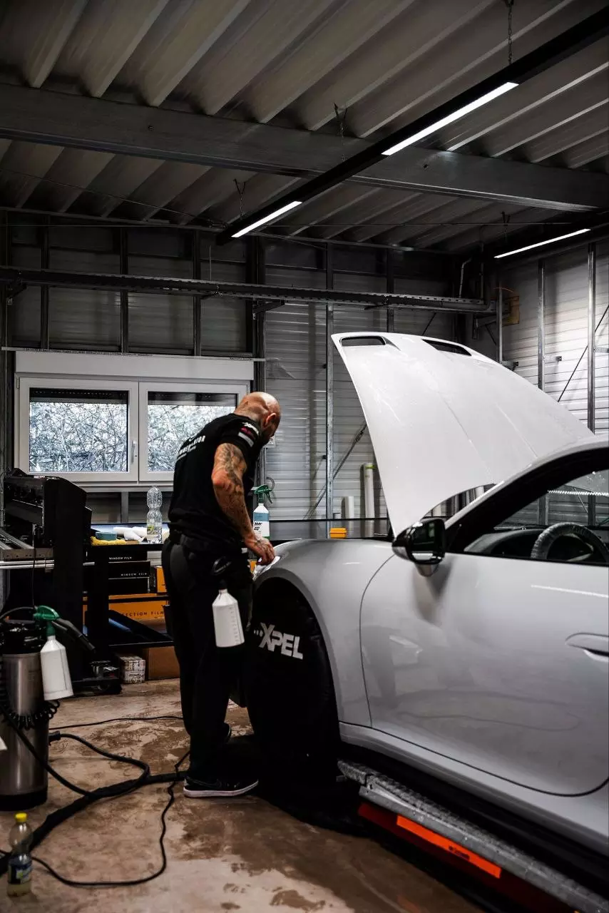 Lackschutzfolie in der Werkstatt in Marschacht